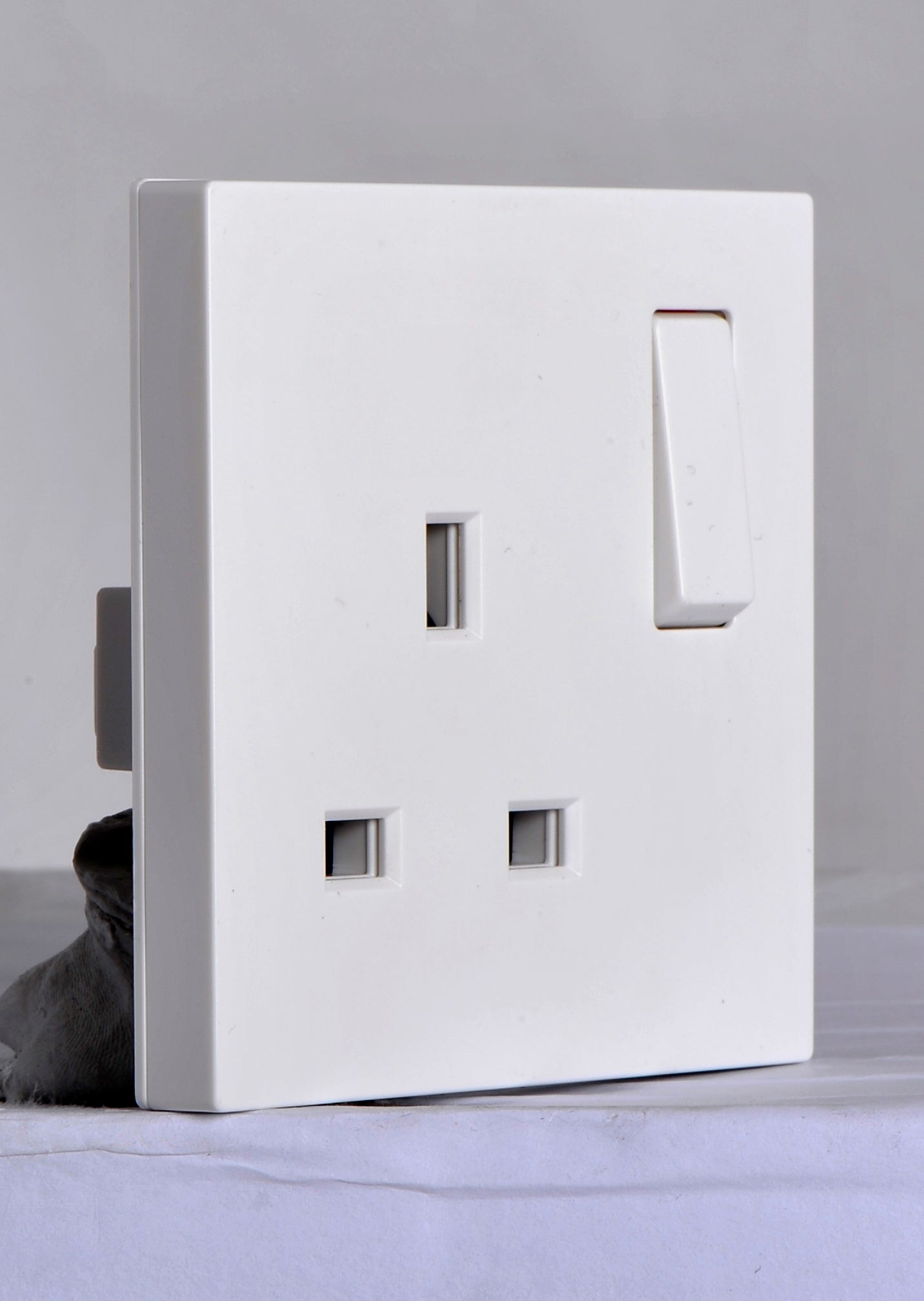 Simon i7 Electrical Accessories (All Colours)