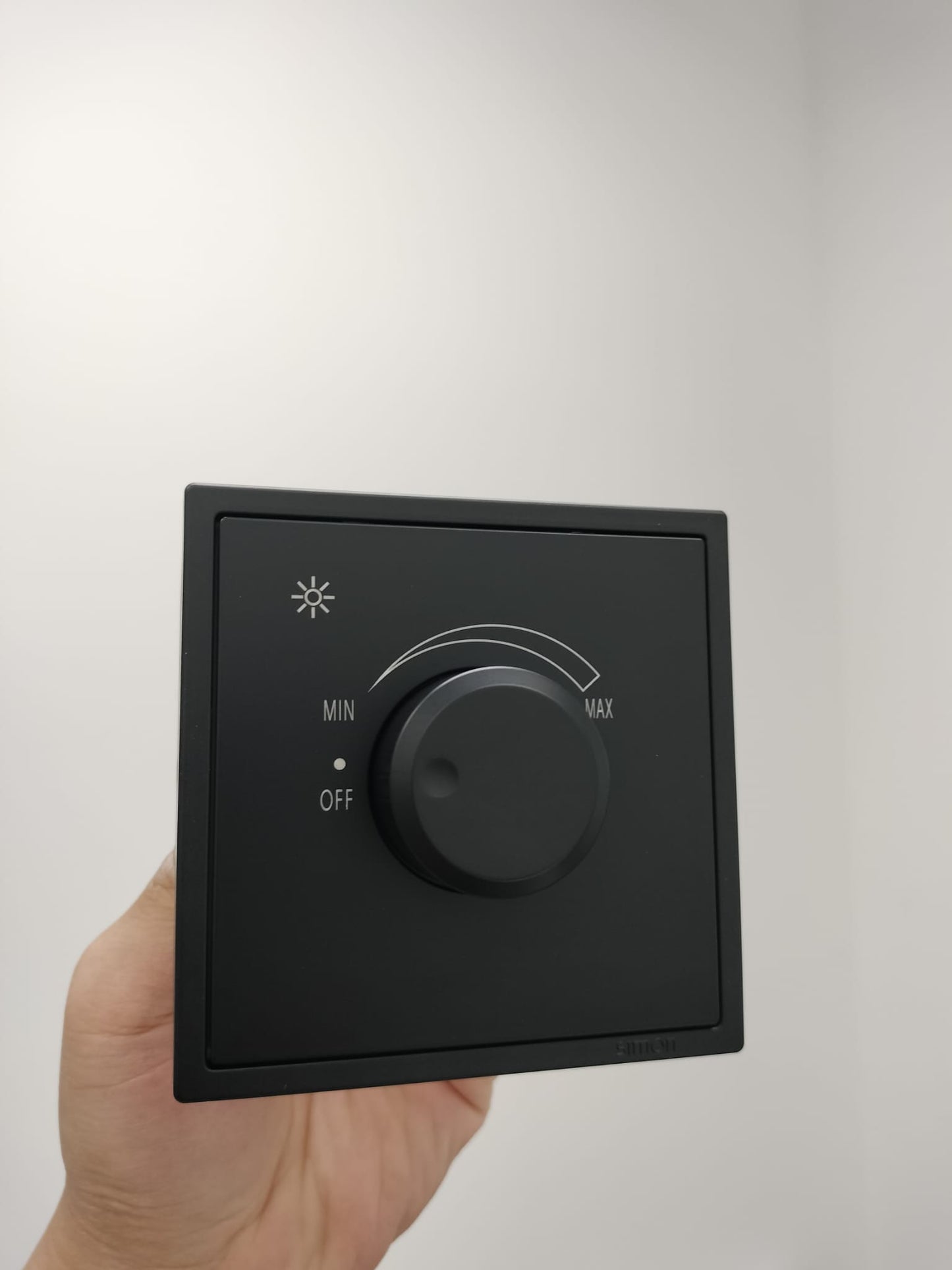 Simon i7 Electrical Accessories (All Colours)